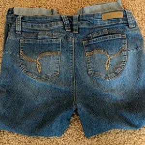 YMI WannaBettaButt Capri size 11